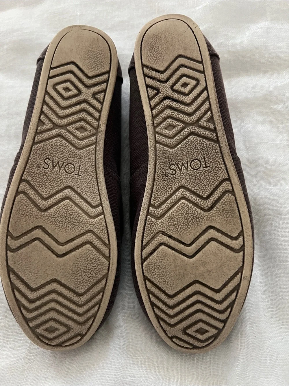 TOMS Woman’s  signature classic Brown canvas Alpargata slip-on Size 7.5